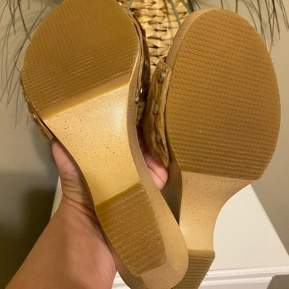 TWO LIPS Vintage Wooden Clogs - Picture 5 of 14